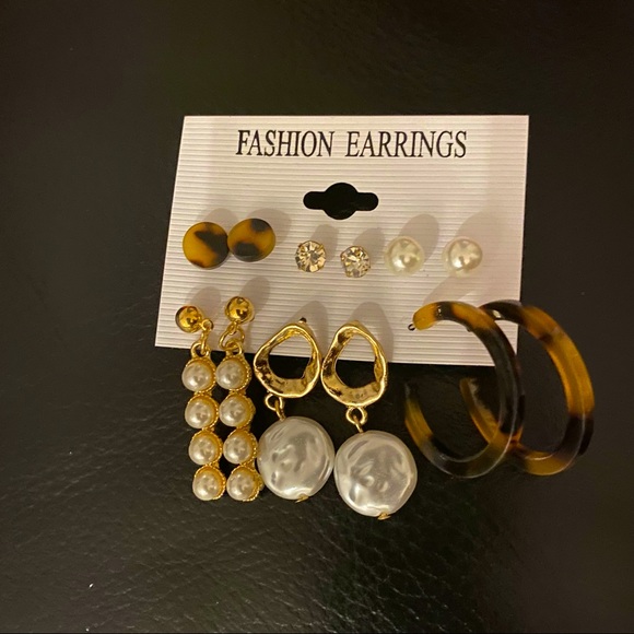 Six pairs of classy earrings - Picture 2 of 4